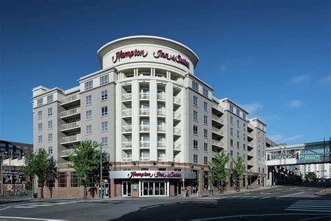 hampton inn and suites prices.